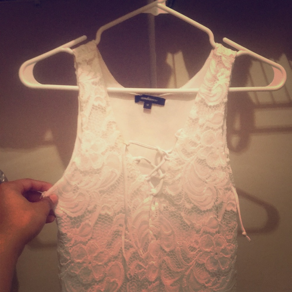 While Dress - image 1